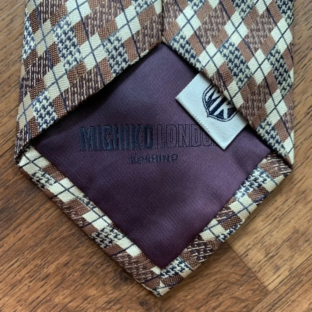 Michiko Koshino London Houndstooth Plaid Necktie